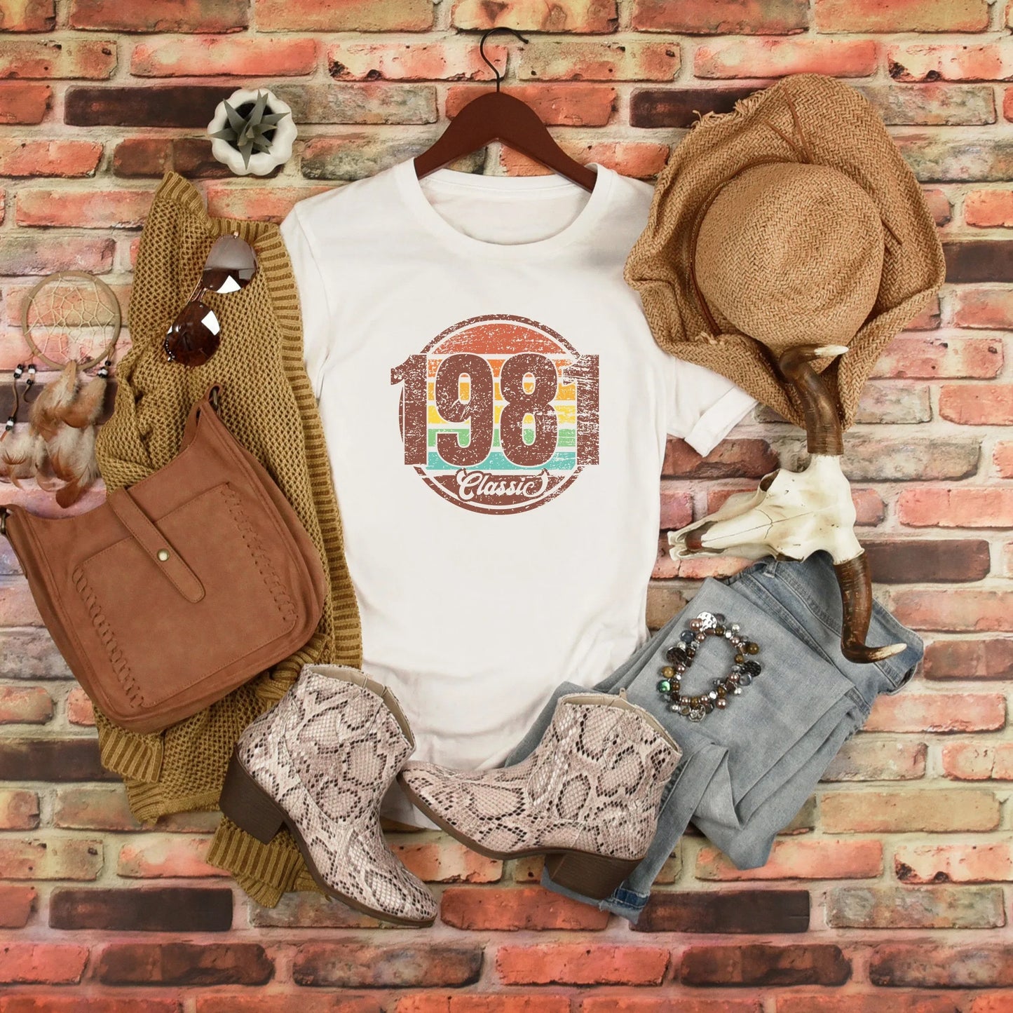 Vintage Tee 42 Years Old Outfit Gifts for Dad Graphic T Shirts Retro Best of 1981 Cassette Tape 42 Birthday Gift T-Shirt