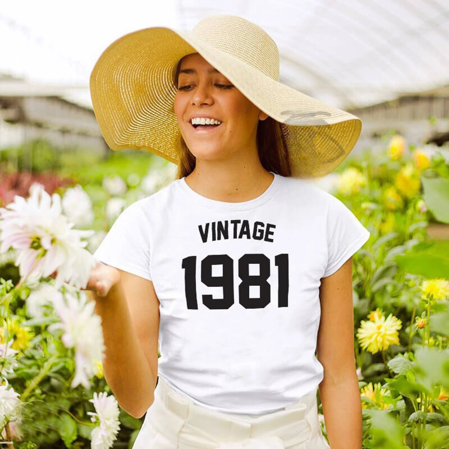 Vintage Tee 42 Years Old Outfit Gifts for Dad Graphic T Shirts Retro Best of 1981 Cassette Tape 42 Birthday Gift T-Shirt