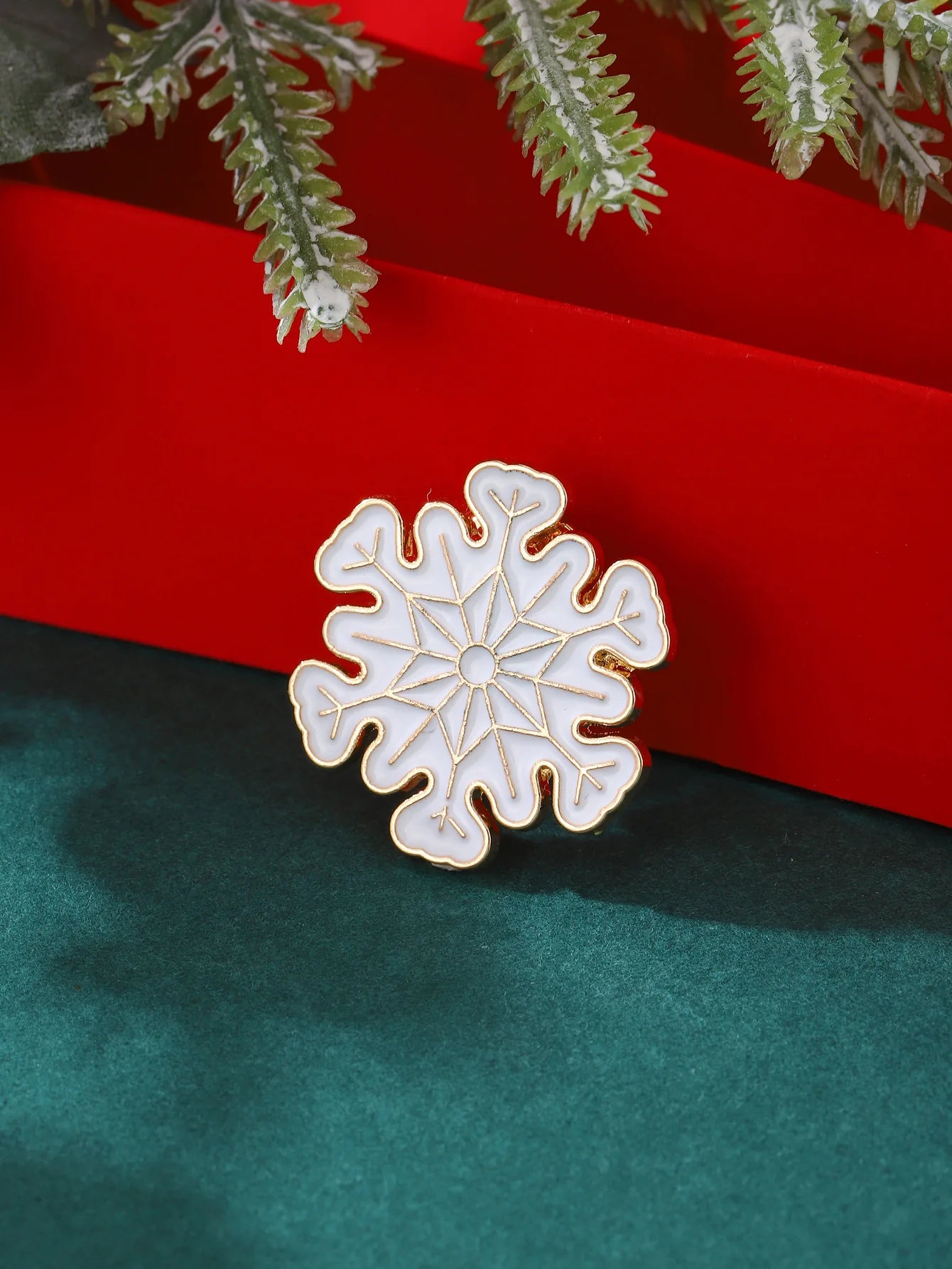 Cartoon Christmas Badge Bell Christmas Tree Santa Claus Enamel Pins Snow Man Jewelry Accessories Dripping Oil Lapel Pin Girls